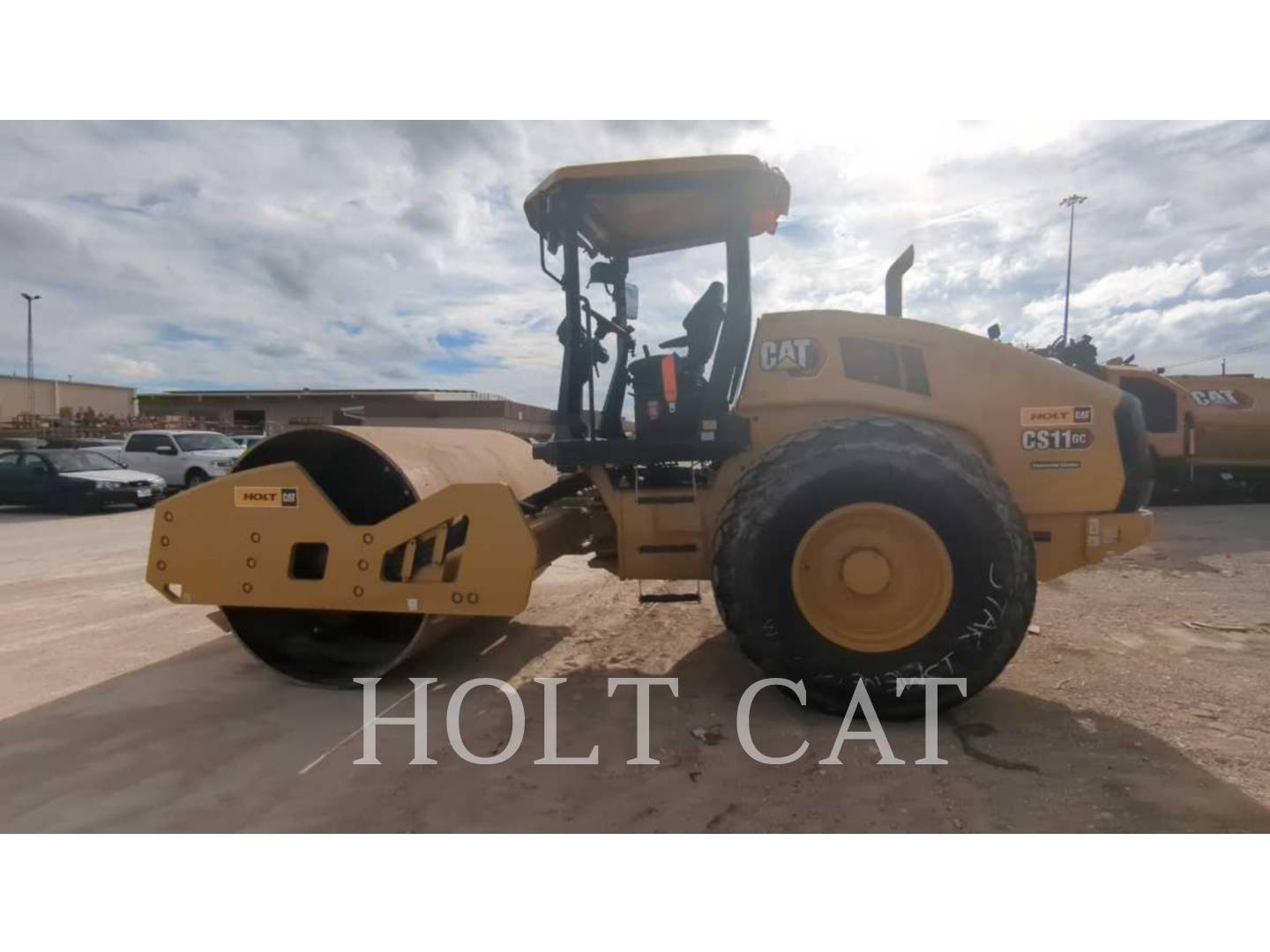 Caterpillar CS11GC, Vibratory Single Drum Pad, 522 hours, S/N: RFL00555, 2023 - Image 1