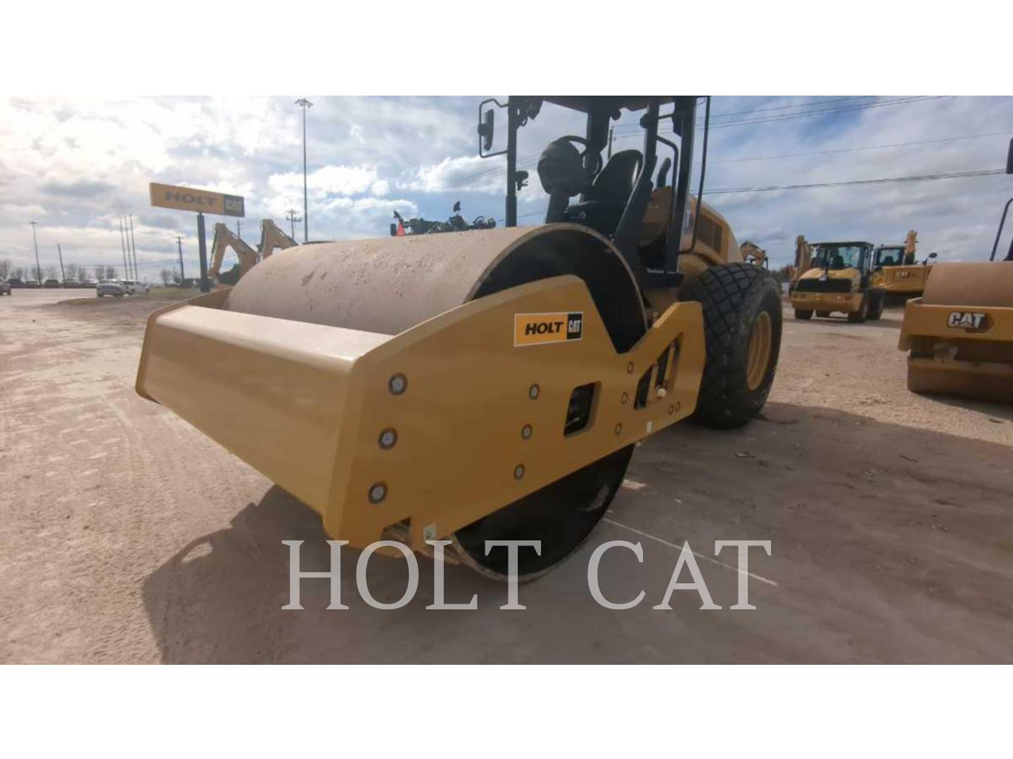 Caterpillar CS11GC, Vibratory Single Drum Pad, 522 hours, S/N: RFL00555, 2023 - Image 7