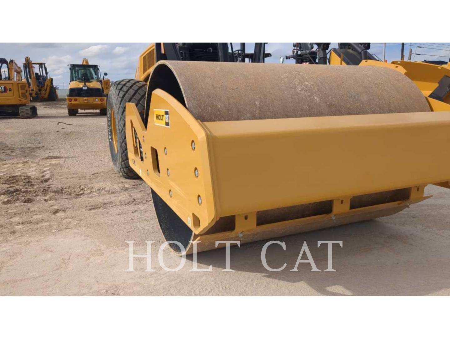 Caterpillar CS11GC, Vibratory Single Drum Pad, 522 hours, S/N: RFL00555, 2023 - Image 8