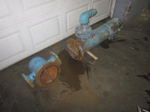 23.5 sq.ft., 300 psi shell, 300 psi tube, Bell & Gossett, U-tube shell & tube heat exchanger, 1989 - Image 1