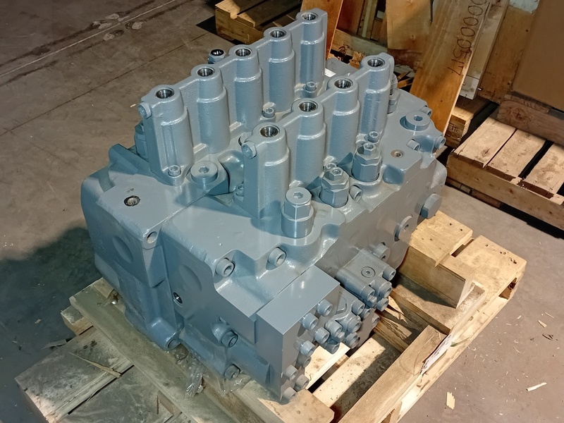 John Deere #YA00000517, control valve, fits ZX850 - Image 3