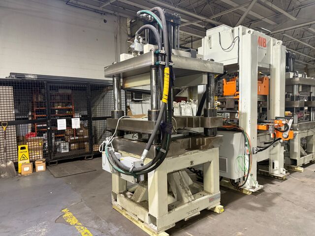 35 Ton, AIM, hydraulic press, as-is - Image 1