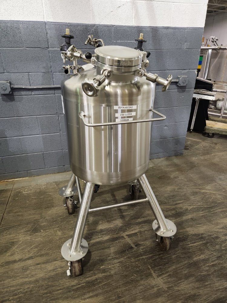 40 gallon Portable Tank, Stainless Steel, 22" diameter x 20" straight side, 8" Top Access, 1.5" Center Bottom - Image 1