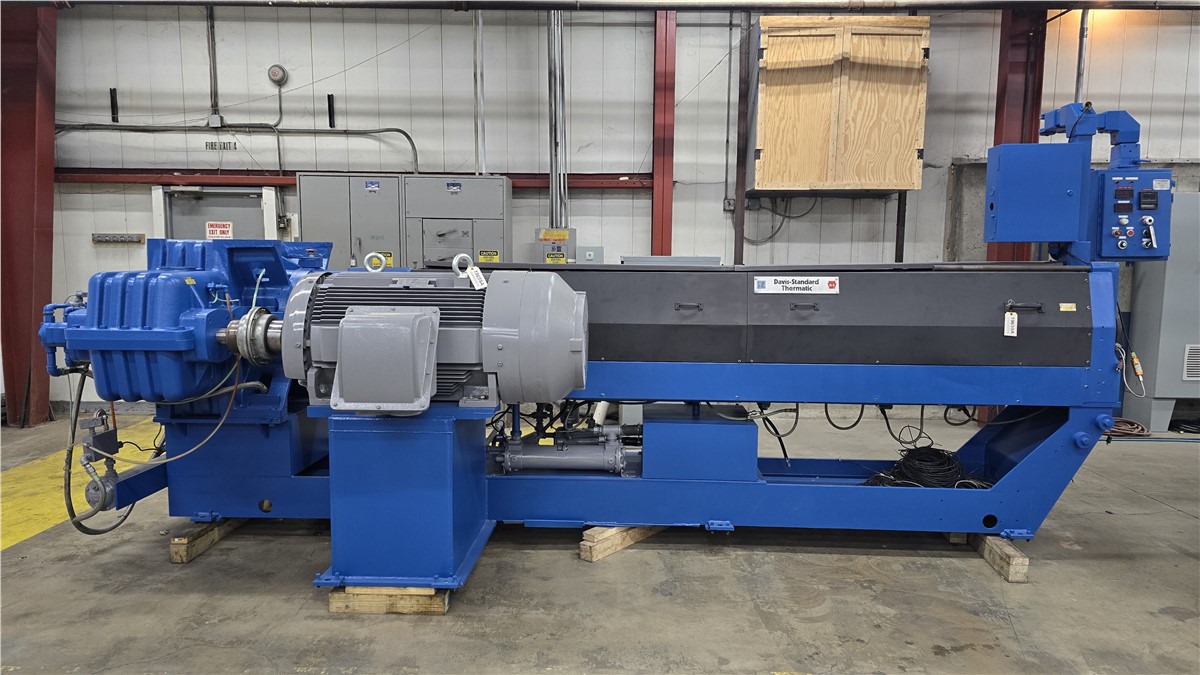 6" Davis Standard #Thermatic-60IN60, single screw extruder, water cooled, 42" centerline, 24:1 L/D, 400 HP - Image 1