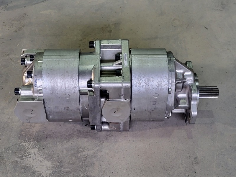 Komatsu #705-52-42090, hydraulic pump, new - Image 7
