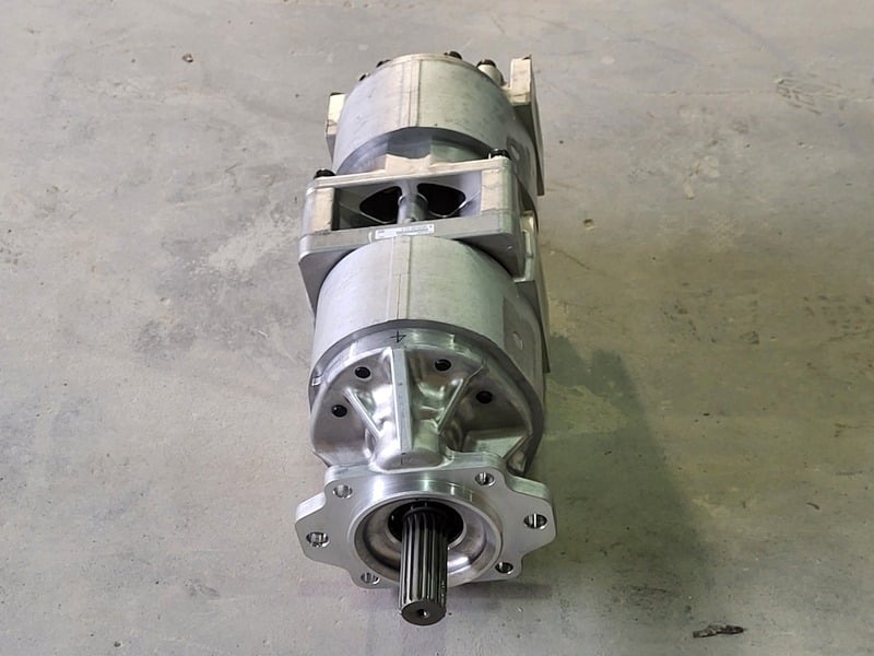 Komatsu #705-52-42090, hydraulic pump, new - Image 8