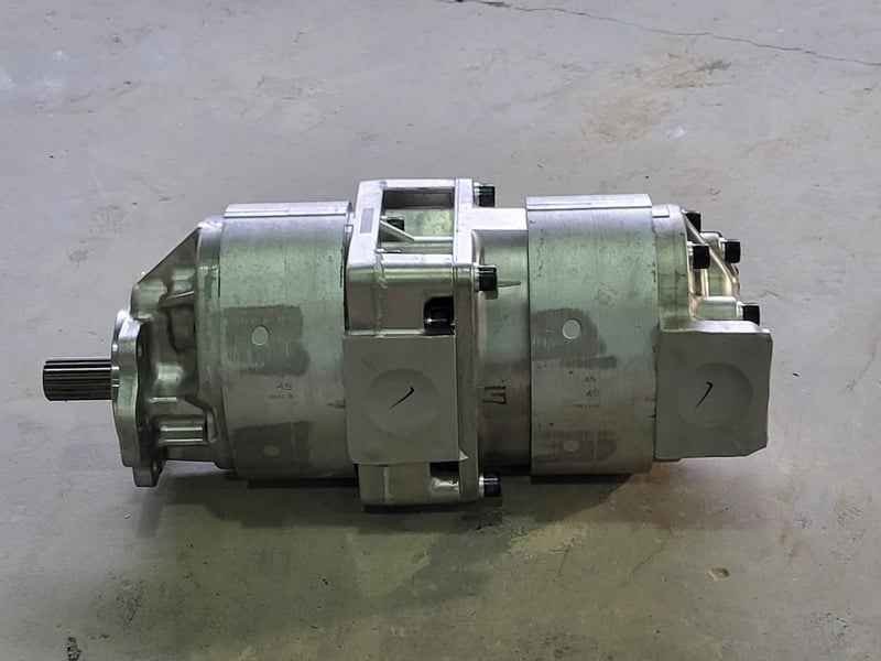 Komatsu #705-52-42090, hydraulic pump, new - Image 9
