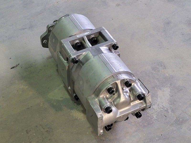 Komatsu #705-52-42090, hydraulic pump, new - Image 10