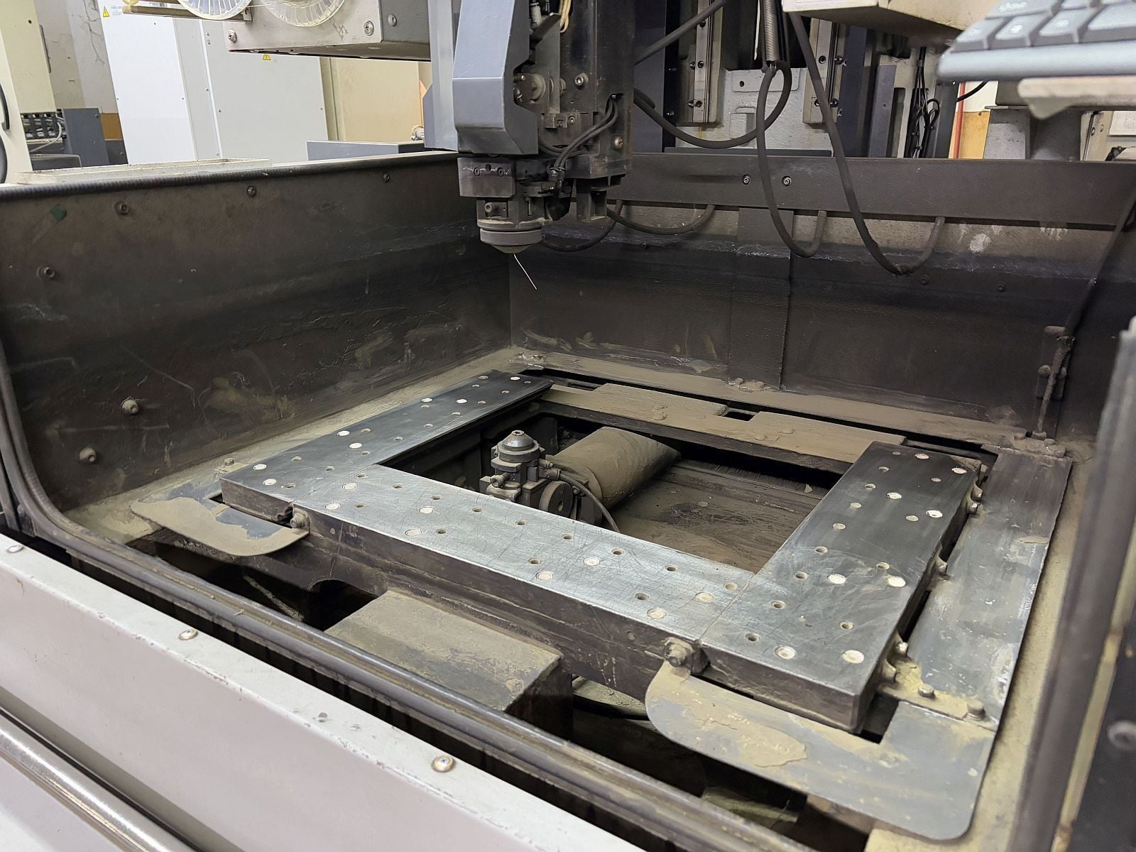 Mitsubishi #MV-1200S-MD+PRO-III, wire Electrical Discharge Machine w/chiller, 15.7"X, 11.8"Y, 8.7"Z - Image 4