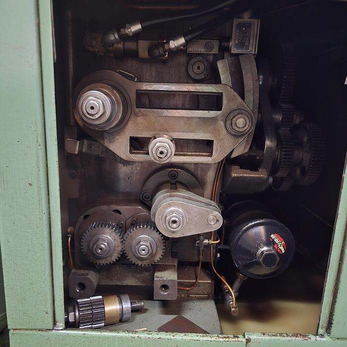 Gould & Eberhardt #24H, gear hobber with special gooseneck head attachment, differential, infeed, tailstock - Image 10