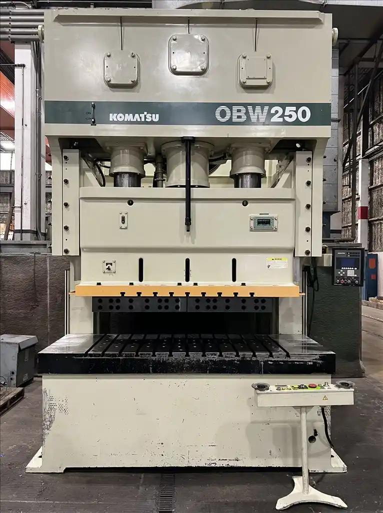 275 Ton, Komatsu #OBW250, double crank gap frame press, 11.8" stroke, 20-40 RPM, 2000 - Image 2