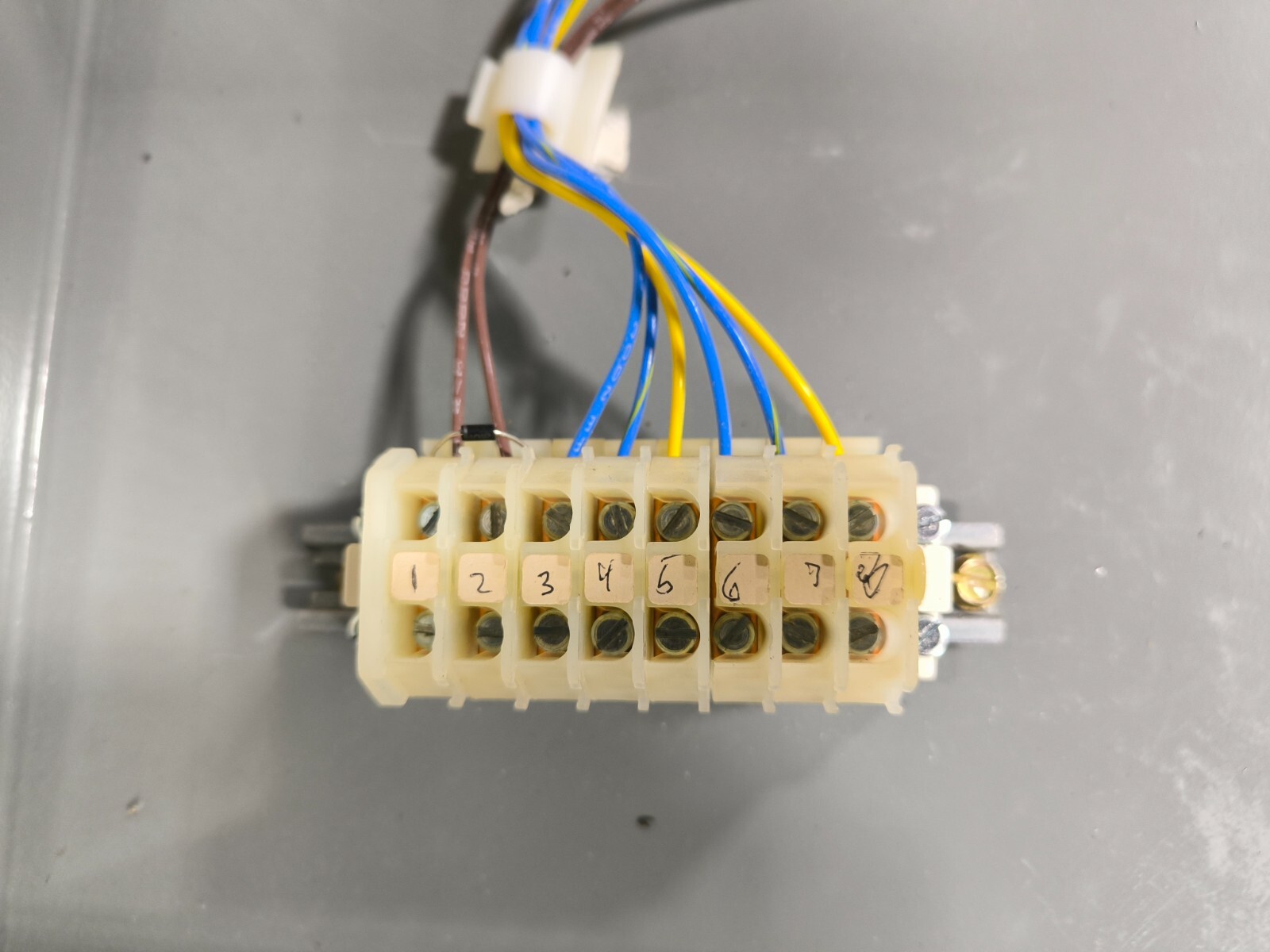 Square D #MBD10003CBS, Circuit Breaker Enclosure, 1000 A, 600 Volts, 3 phase, 3 pole - Image 7