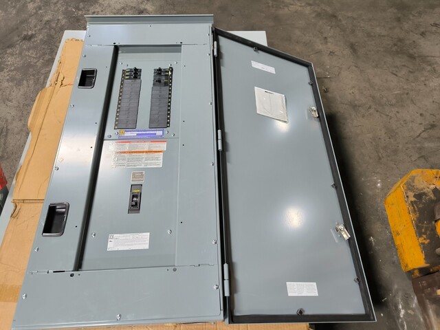 225 Amp. Square D, NQ430L2C, Panelboard Switch, 240 VDC, 48 VDC, 3ph, 4 wire, 3R, 30 space, w/ key - Image 1