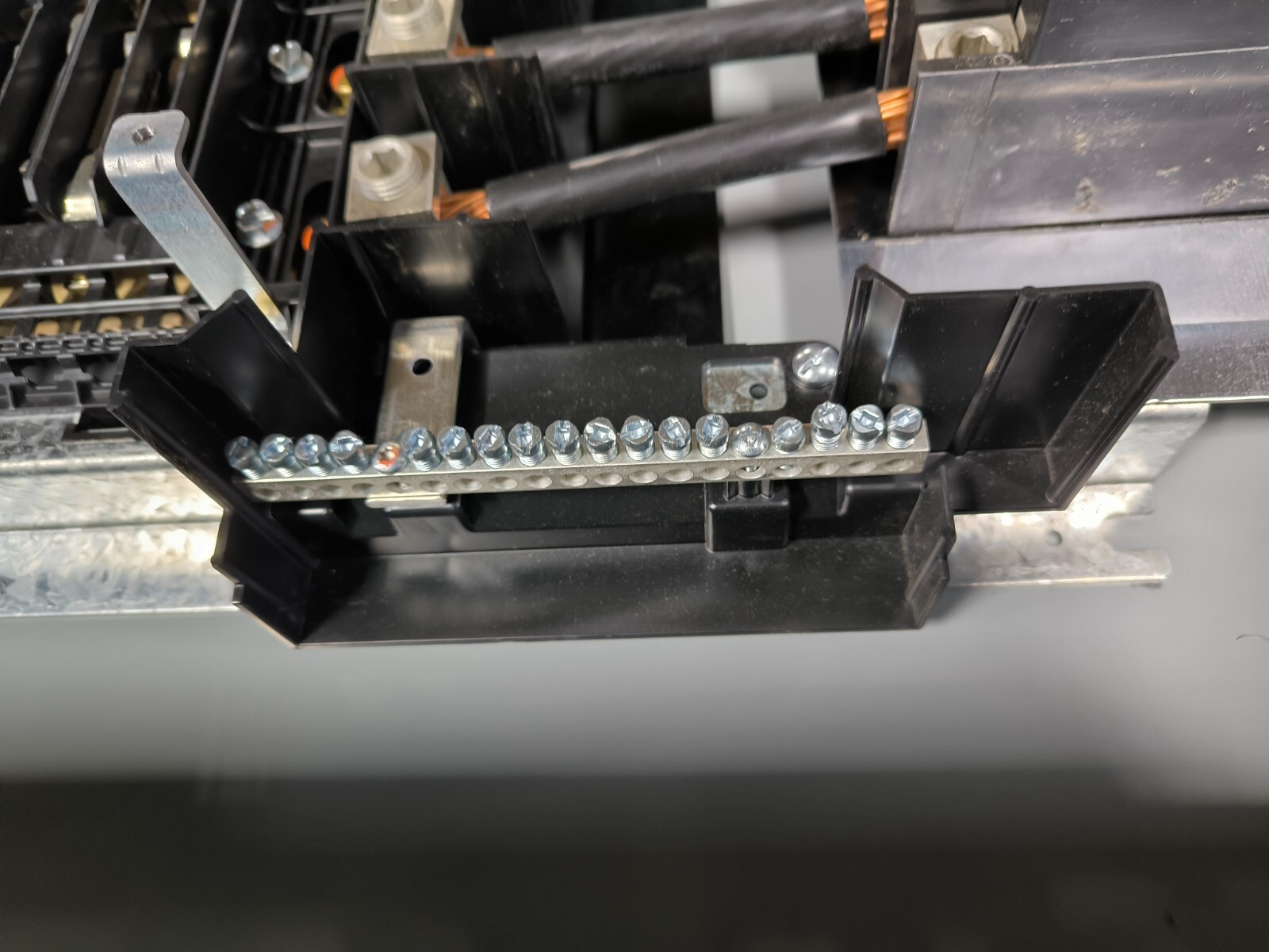 225 Amp. Square D, NQ430L2C, Panelboard Switch, 240 VDC, 48 VDC, 3ph, 4 wire, 3R, 30 space, w/ key - Image 6