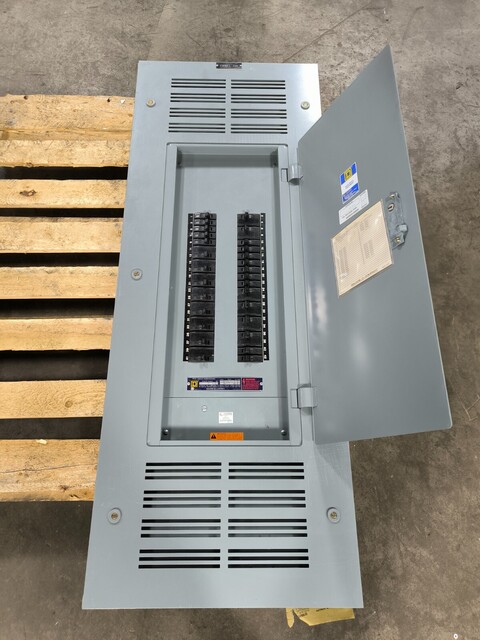 400 Amp. Square D, NQOD442L400CU, Panelboard, 120/208 VAC, 3 PH, 4 wire, 42 Space, w/ 28 breakers - Image 1