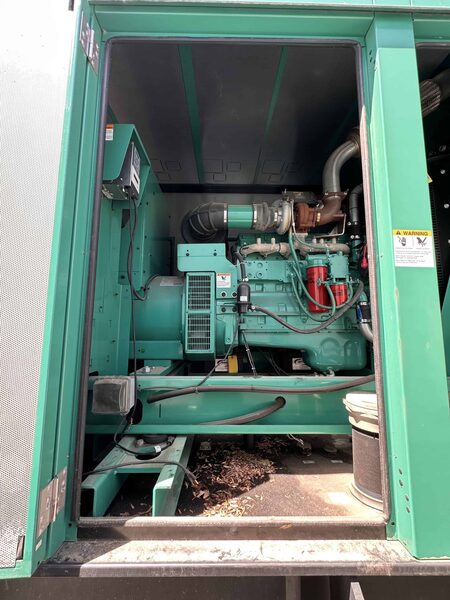 250 KW Cummins #DQDAA-1535781, diesel generator set, sound attenuated enclosure, 480 Volts, 2016 - Image 6