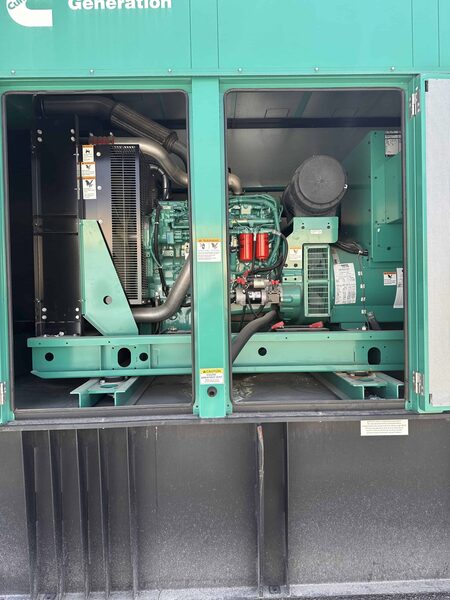 250 KW Cummins #DQDAA-1535781, diesel generator set, sound attenuated enclosure, 480 Volts, 2016 - Image 7