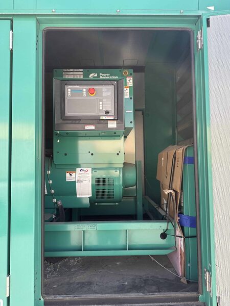 250 KW Cummins #DQDAA-1535781, diesel generator set, sound attenuated enclosure, 480 Volts, 2016 - Image 10
