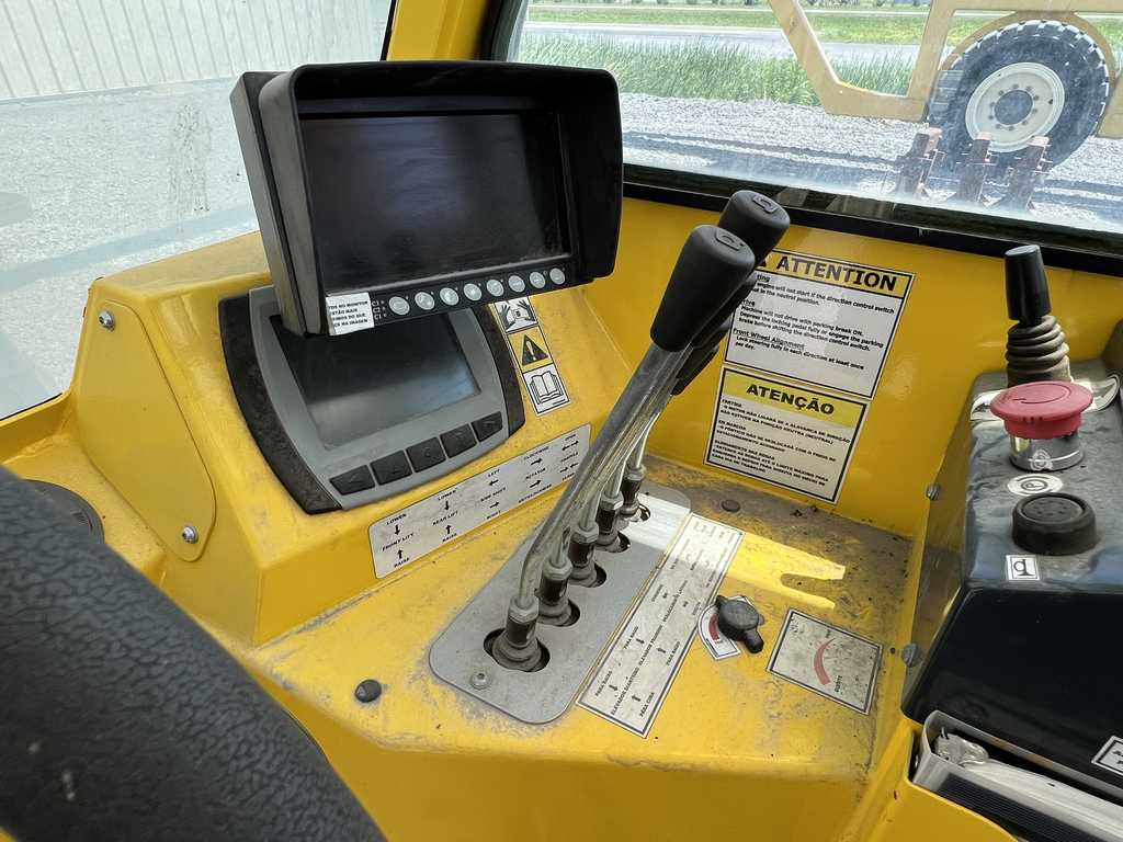 40 Ton, Combilift #SC3, mobile crane lift, 80" coil width, 8.8' vertical lift, John Deere engine - Image 2