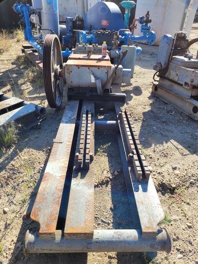 28 GPM @ 5000 psi, National Oilwell #A-324, triplex injection pump - Image 1