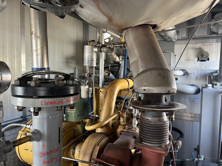 220 HP Gardner Denver #SSQ99B, screw compressor, 1-stage, Caterpillar 3306 NG engine, 2009 - Image 6