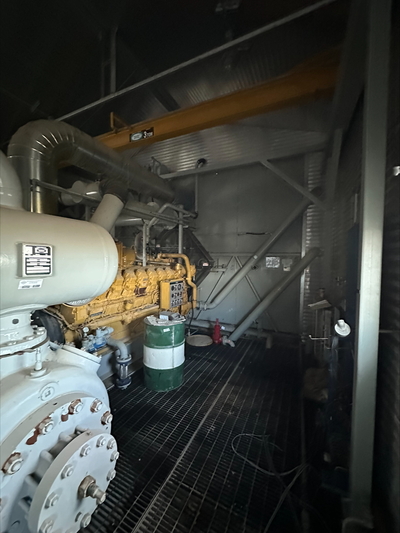 1085 HP Geminis #E602, reciprocating compressor, 2-stages, 1200 RPM, Caterpillar G3516 TAW-LE NG engine, 2005 - Image 3