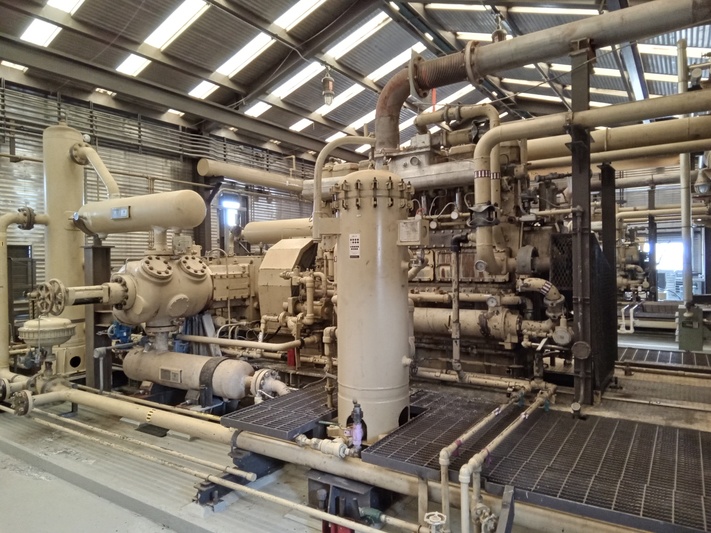 600 HP Superior #MW-62, reciprocating compressor, 2 throws, 2 stages, 900 RPM, Superior 6G-825 engine, 1989 - Image 3