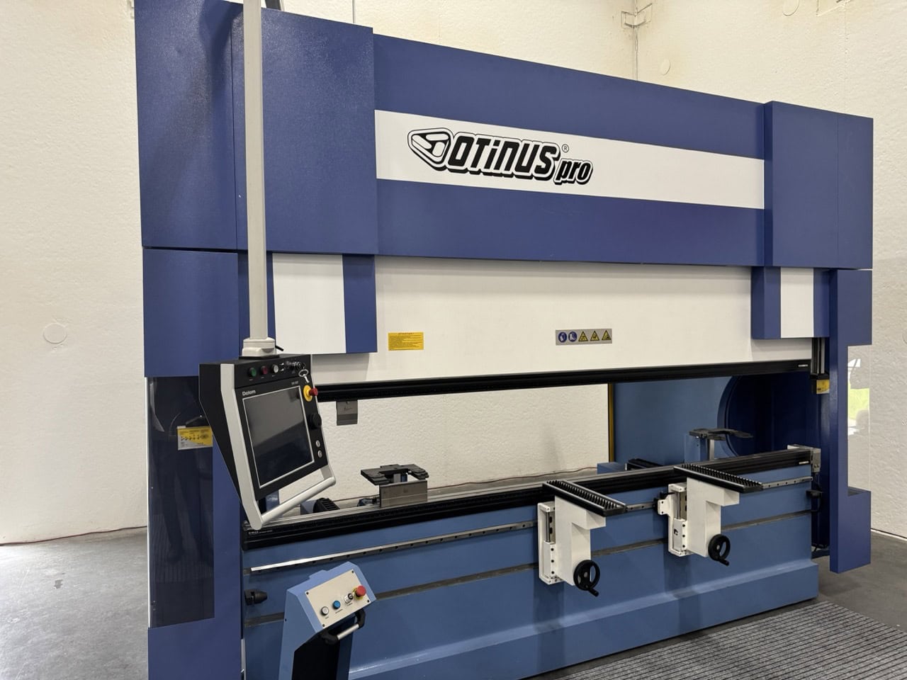 242 Ton, Otinus #PRO-PBO-3722-DA66, CNC Hydraulic Press Brake, 12' overall, 16" Thrt, 10" stroke, 18" - Image 1