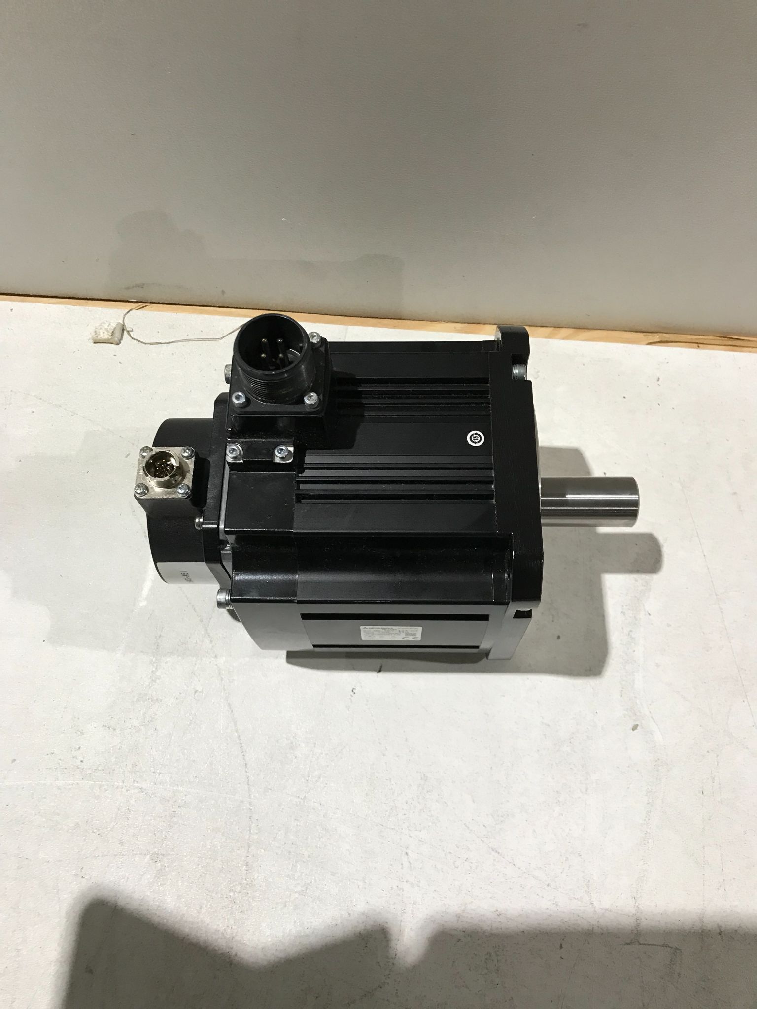 1.5 KW Mitsubishi #HF154S, Servo Motor, 8 Amps, 3000 RPM, 125 V, no box, New - Image 2