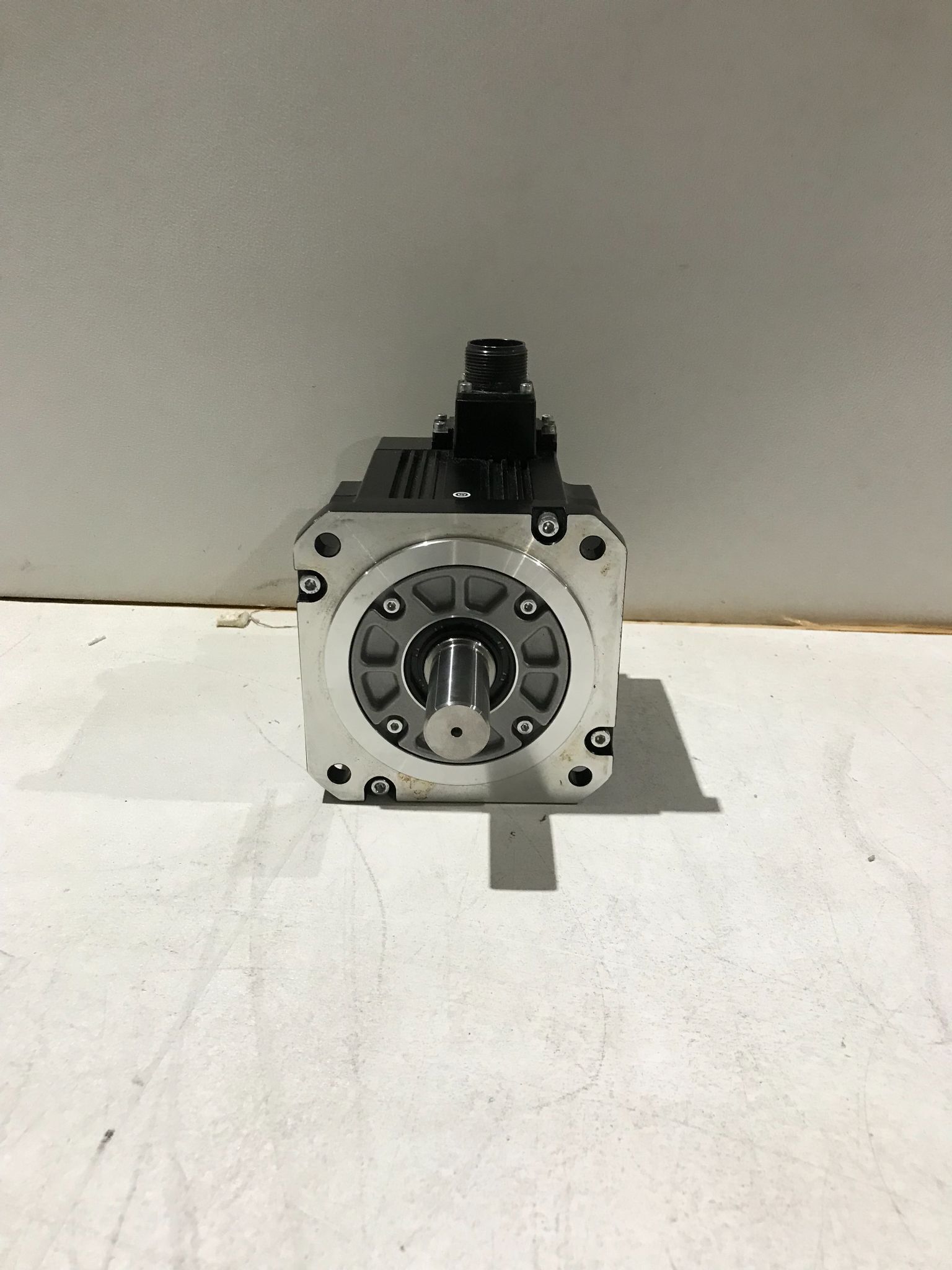 1.5 KW Mitsubishi #HF154S, Servo Motor, 8 Amps, 3000 RPM, 125 V, no box, New - Image 3
