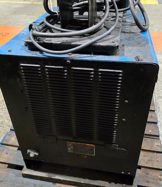 Miller #CP-302, Mig Welder w/Wire Feeder, 300 Amps, 230/460 V Input, 15-38 V Output - Image 5