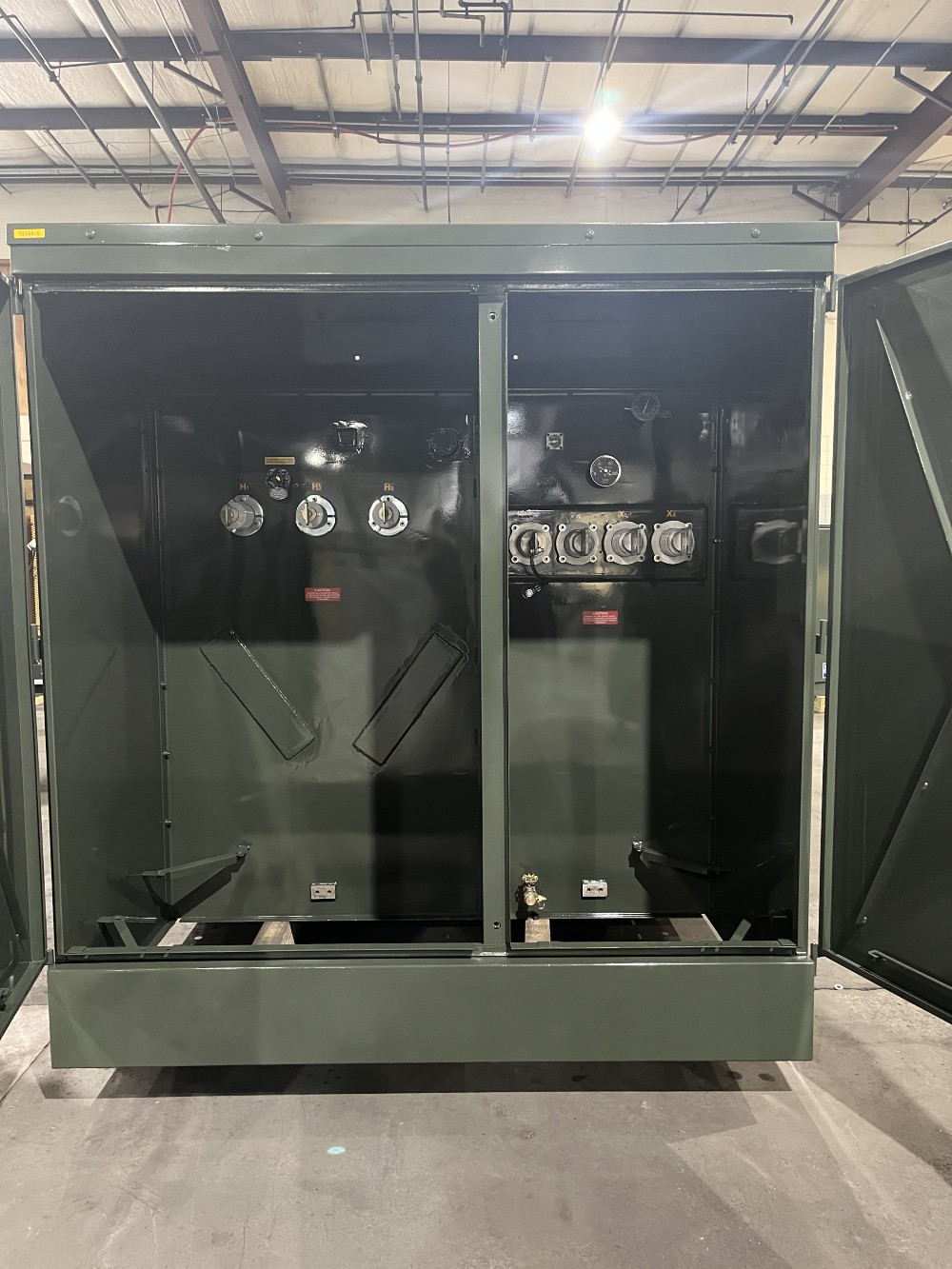 3750 KVA 12470Y/7200 Primary, 4160Y/2400 Secondary, ProCore, padmount transformer - Image 2
