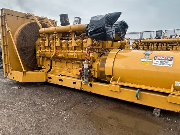 1500 KW Caterpillar #3516, 277/480 Volts, 3-phase, 2299 hours, 2168 HP @ 1800 RPM, Kato 4P6-3300 generator - Image 3