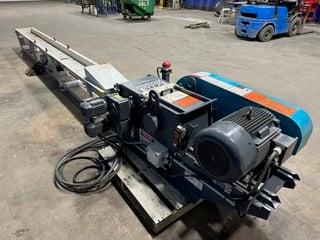 Vecoplan #VTH80-350, Wood Grinder, 40 HP, 12" x 16' vibrating conveyor, Allen Bradley controls, 3/8" screen - Image 2
