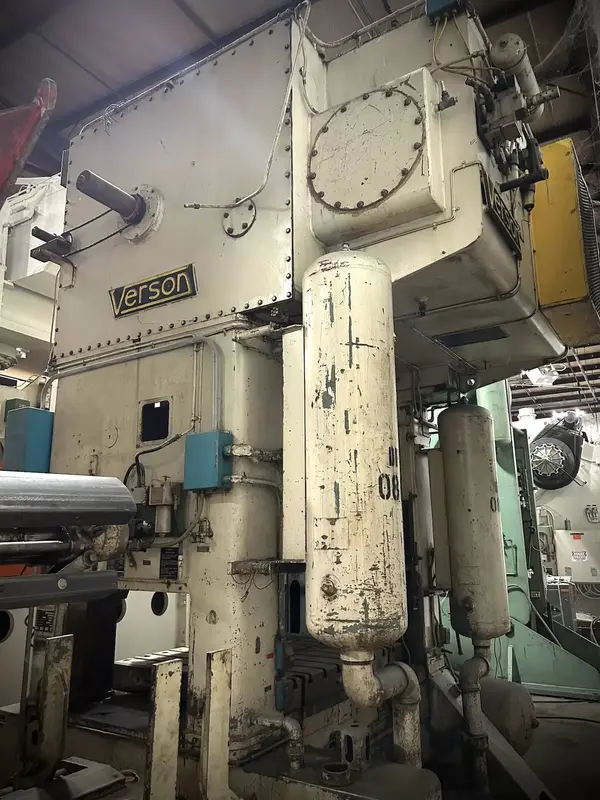 200 Ton, Verson #S2, 6" stroke, 33" Shut Height, 60" x48" bed, 40-80 SPM, cushion, 1973 - Image 5