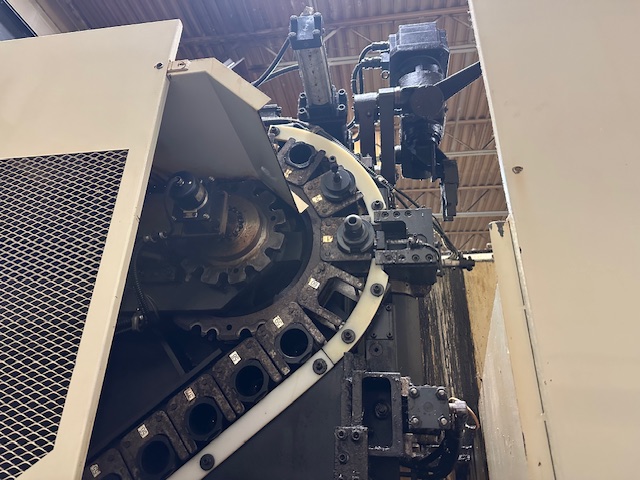 Niigata #SPN63, CNC horizontal machining center, 39.4" X, 34.5" Y, 31.5" Z, 12000 RPM, #50, 40 HP, Fanuc 16M - Image 8