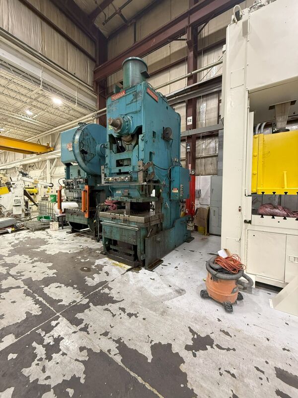 250 Ton, Niagara #E-250, single point gap press, 10" stroke, 22" Shut Height, 6" adj., 58" x34" bed, 32 SPM - Image 3