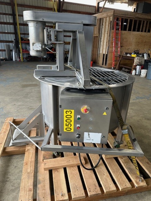 150 gallon Cleveland Range #HAMKDL-150-CC-T-S, tilting cook/chill steam kettle, horizontal agitation & scrape - Image 1