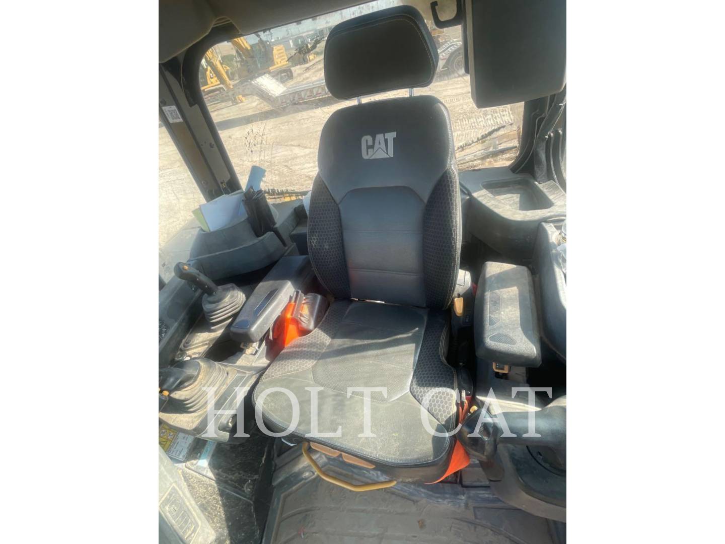 Caterpillar D6 XELGPVP, Crawler Dozer, 2774 hours, S/N: LRG01103, 2023 - Image 7