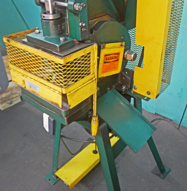 2" x 2" x 1/4" Rogers #Presshear-No.-10, Power Ironworker, 18 Ton Punch capacity, 2" Stroke, 6.5" Shut - Image 5