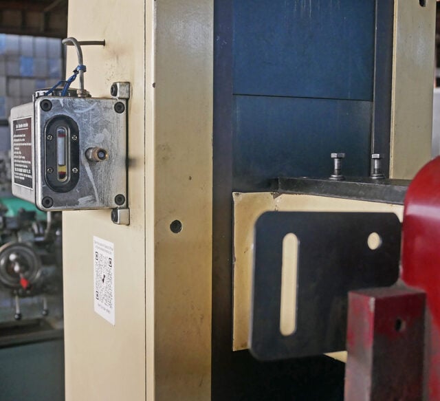 6" x 18" Kent #KGS618, Manual Hand Feed Surface Grinder, 19.5" Table Travel, 8.5" Saddle Travel, 8" x 1" x - Image 9