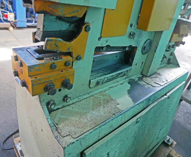 4.5" x 4.5" x 3/8" Geka Ironworkers #H-50, Multi-Station Ironworker, 55 Ton capacity, 1.125" x 0.5" Punch - Image 10