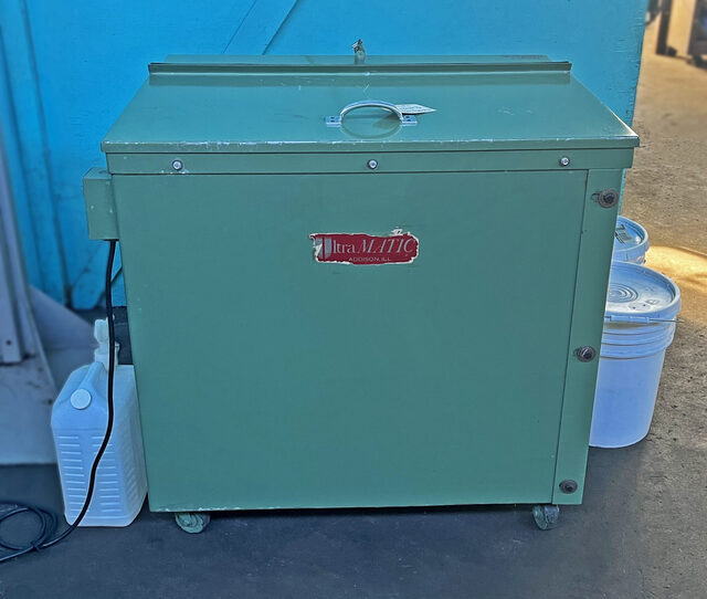 3 cu.ft. Ultra Matic #Portaburr3, Vibratory Finisher, 15" x 28.5" x 15" deep Tub, 1/2" Urethane Lining, 3/4 - Image 1
