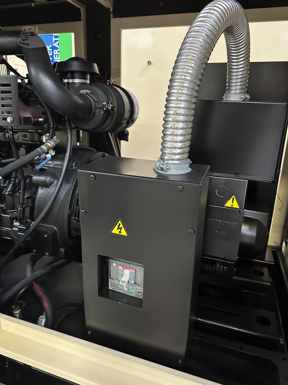 25 KW Aksa, stationary generator set, 1-phase, John Deere 4045 engine, enclosure - Image 3