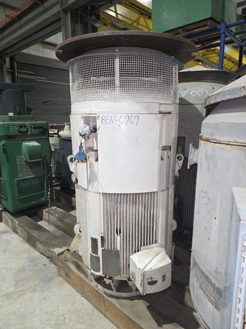 300 HP 3560 RPM Westinghouse, Frame 5809P24, TEFC, 2300/4160 Volts - Image 1