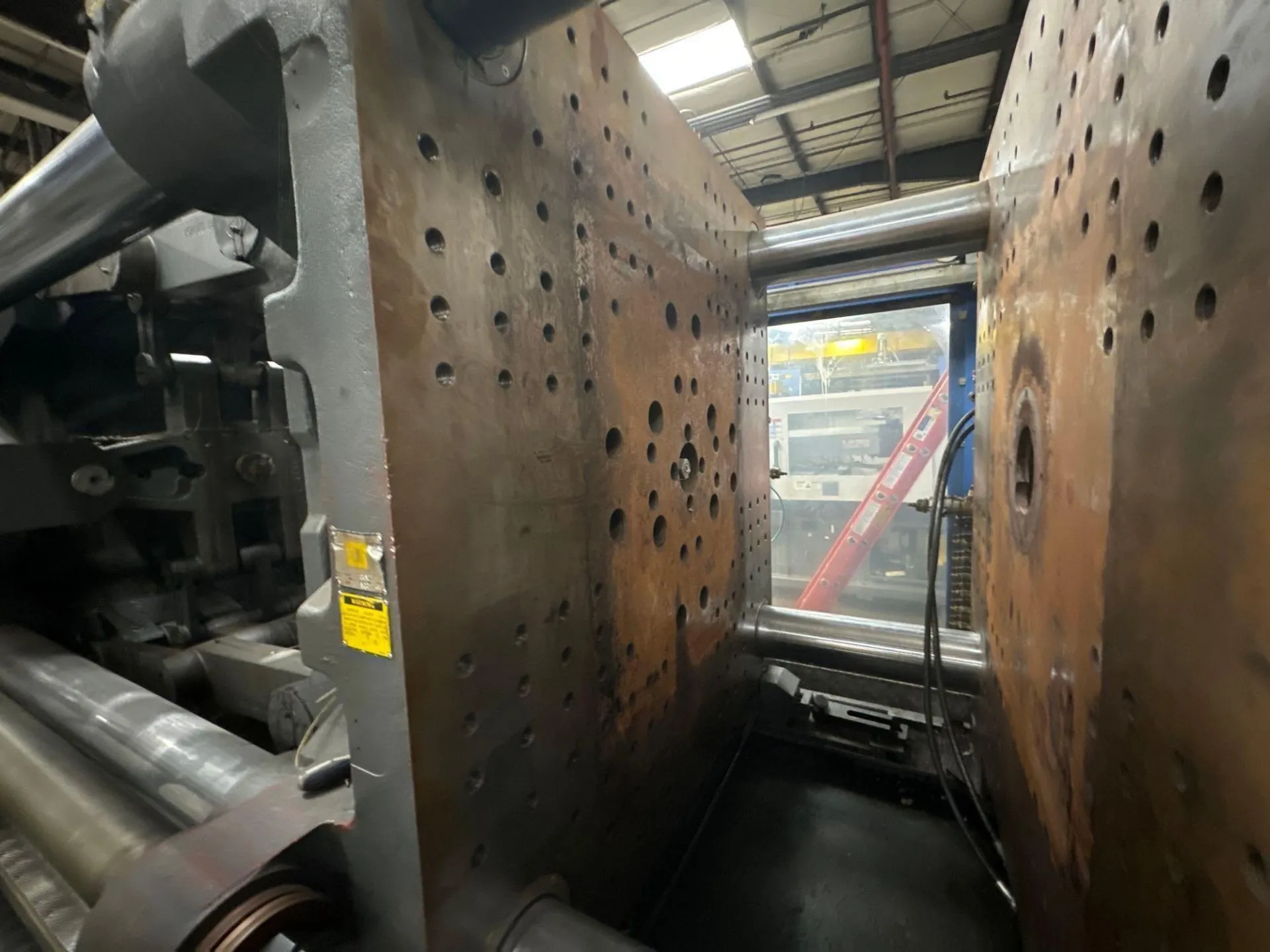 1124 Ton, 155 oz., Haitian #MA-10000/8400, horizontal injection molding machine, 45.67" x 45.67" tie bar - Image 8
