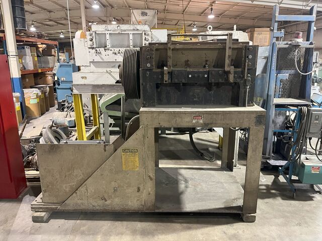 18" x 37" Cumberland #37H, hog style rotor, 100 HP - Image 1
