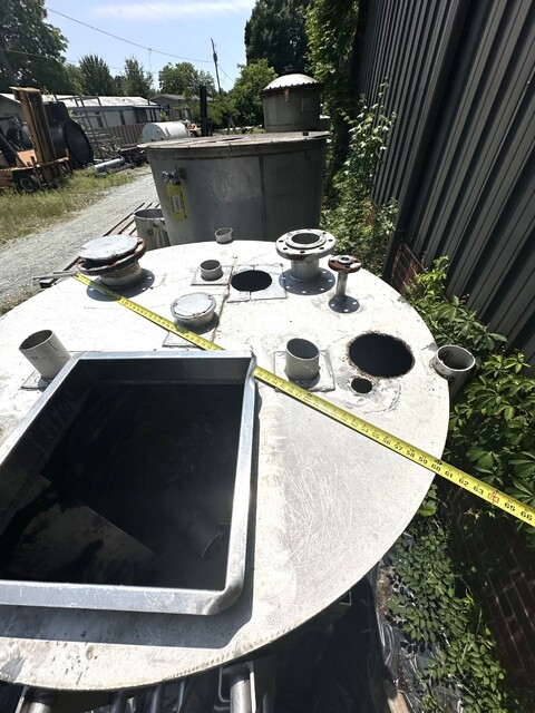 600 gallon Stainless liquids tank, 60" dia. x 50" high - Image 8