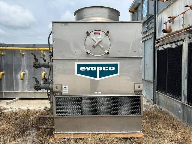 22 Ton, Evapco #ATW-22A, Closed Circuit Cooling Tower, 96 GPM, 400 PSIG Coil, 5 HP Fan, 3/4 HP Spray Pump - Image 3