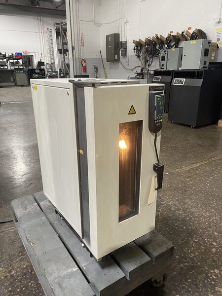 9.4" width x 9" D x 26" H Instron #3119-409, test chamber, Stainless steel interior, chamber door w/viewing - Image 3